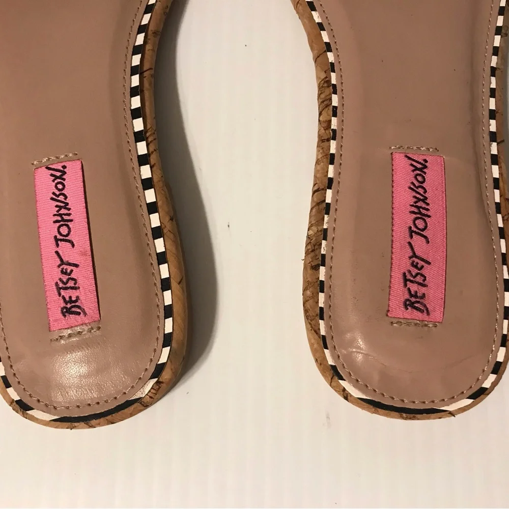 Betsy Johnson embellished beads slide on flat sandals fits size 8 - Picture 5 of 7